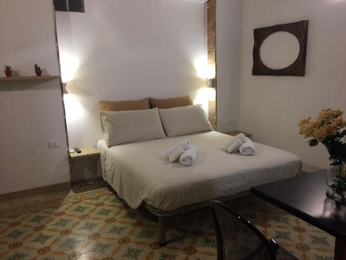 Al Civico 9 Lägenhet Trapani Exteriör bild